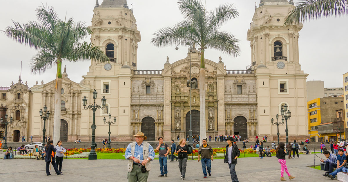 Crisis social en el Peru como impacta en la oferta turistica lista