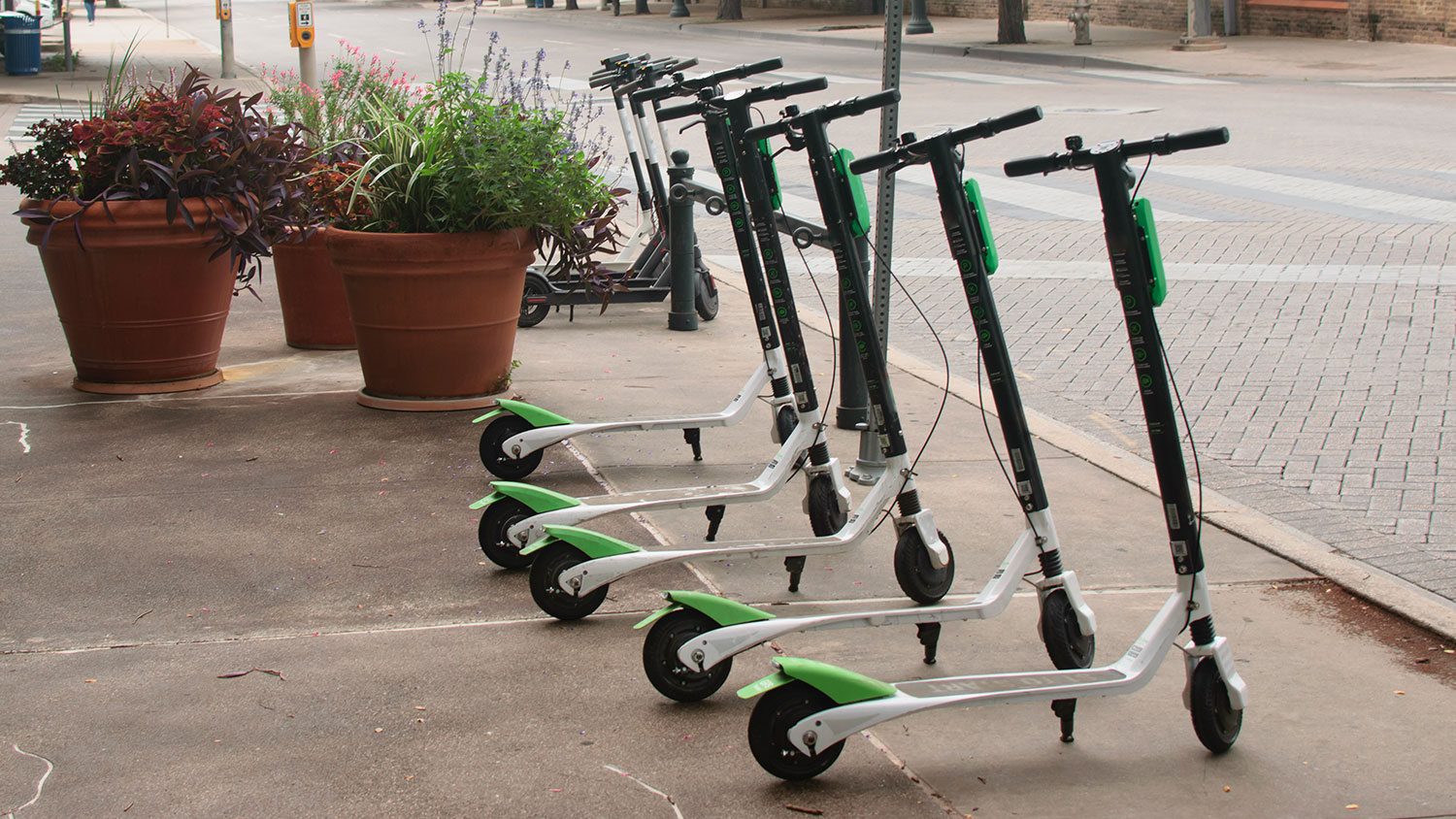 Scooters eléctricos ¿una solución ecosostenible al caótico tráfico