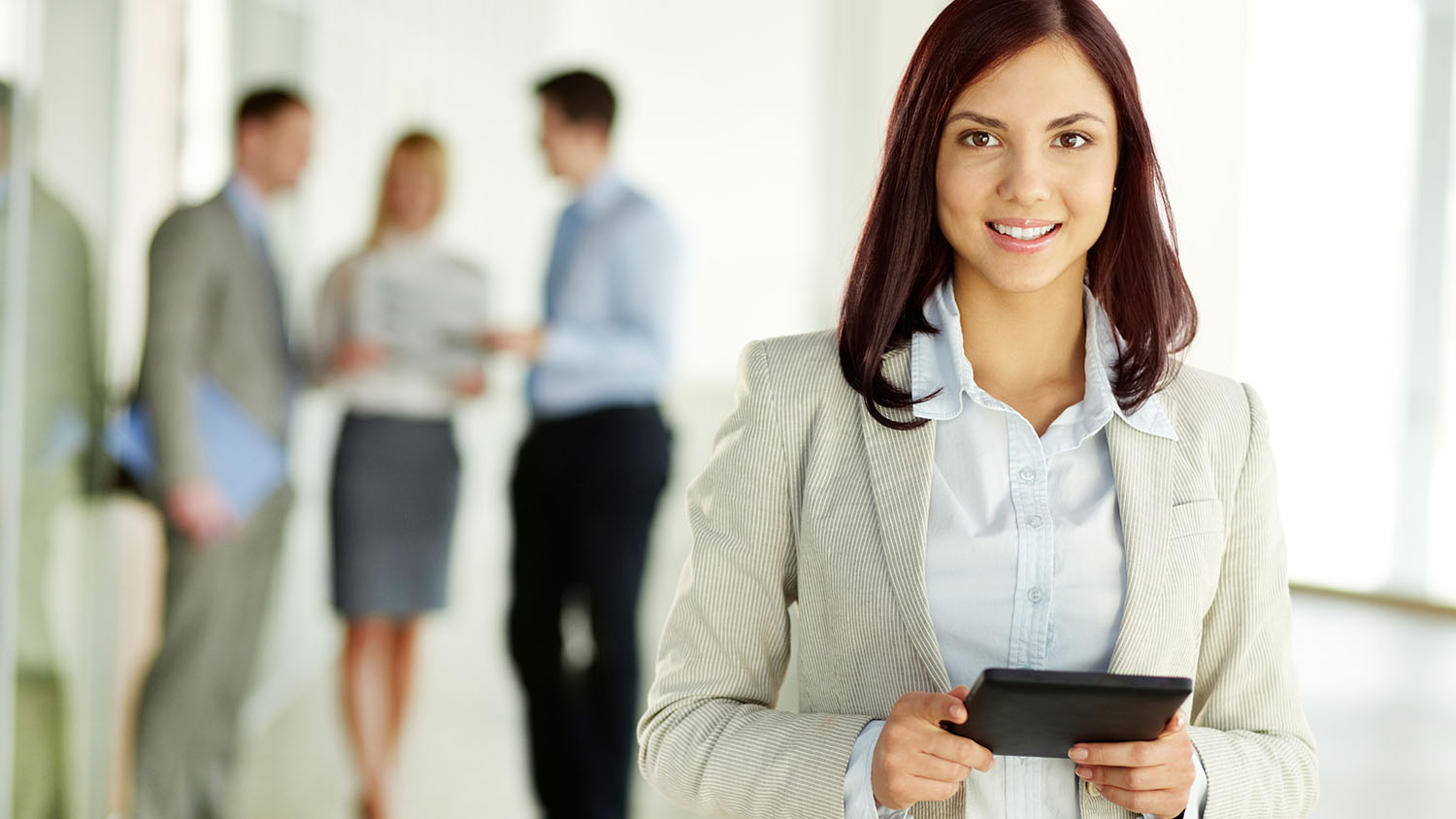 Desafíos que enfrenta el liderazgo femenino en la actualidad Conexión