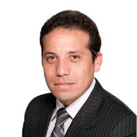 imagen del docente ricarod triana