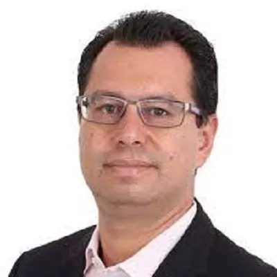 imagen del docente guillemro alva